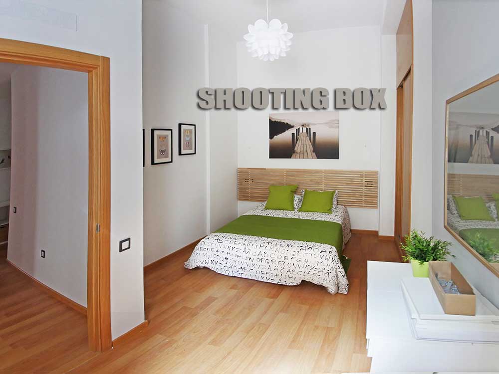 05_Santander_bedroom_2_logo_1000x750 